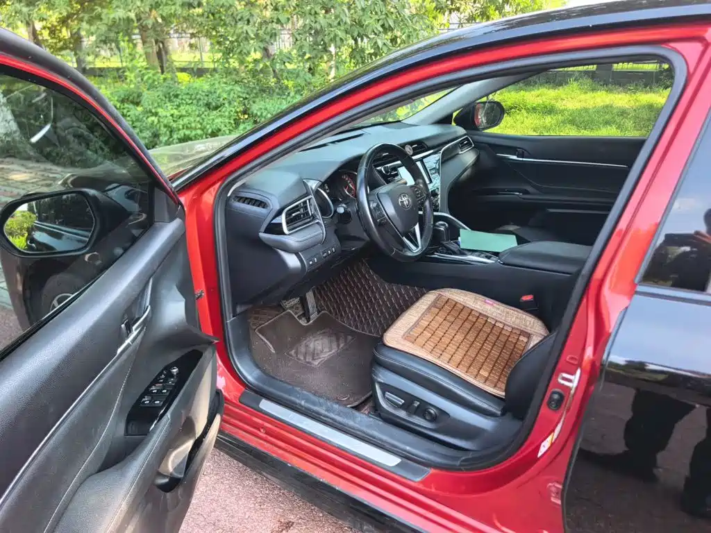 Toyota Camry — миниатюра 14