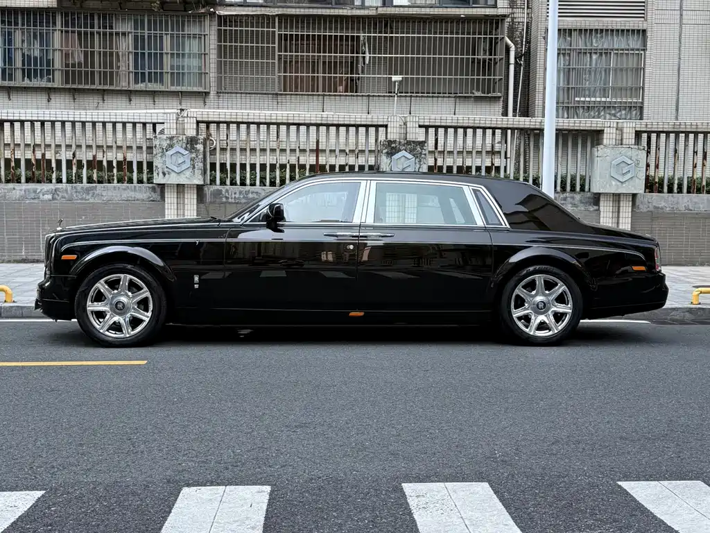Rolls-Royce Phantom — миниатюра 4