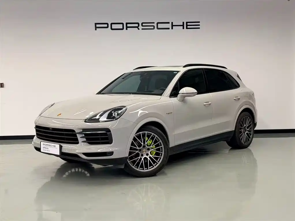 Porsche Cayenne Hybrid 2023