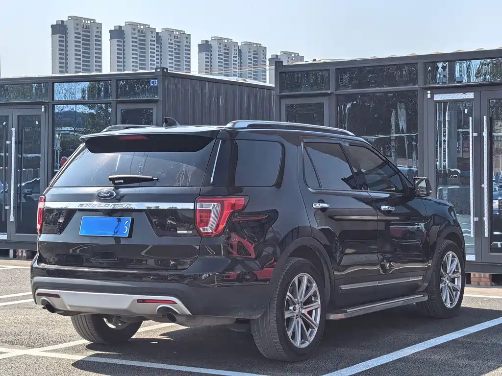 Ford Explorer (Import) — миниатюра 6