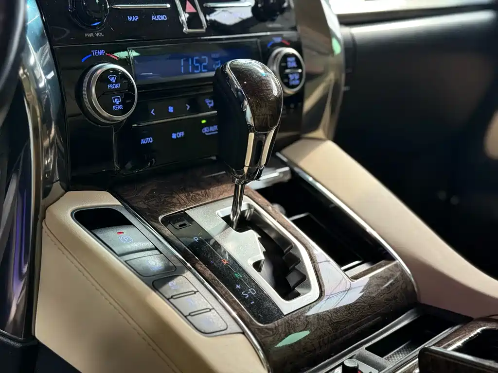 Toyota Alphard 2021 2.5L Luxury