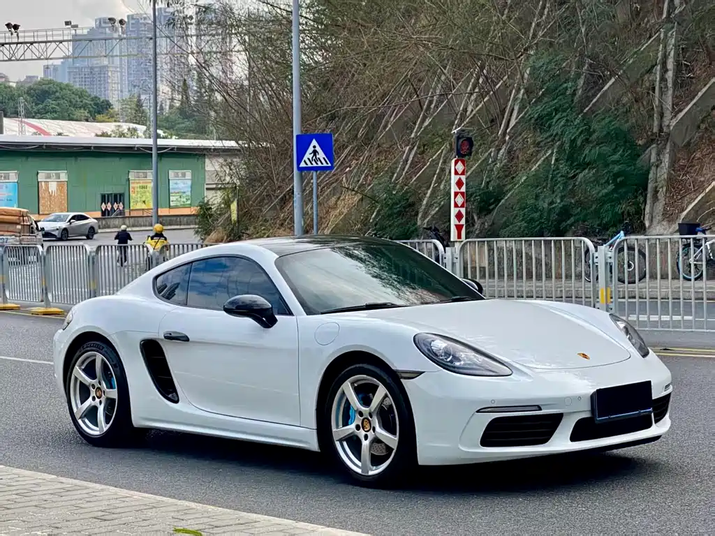 PORSCHE 718