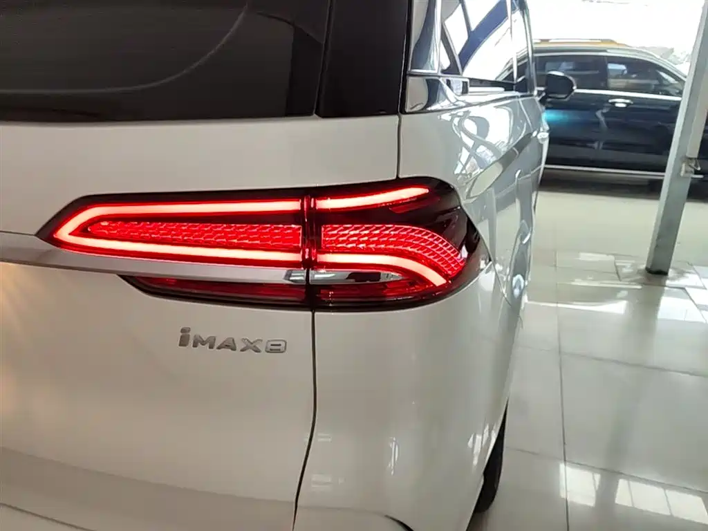 Roewe iMAX8 2025 1.5T DMH