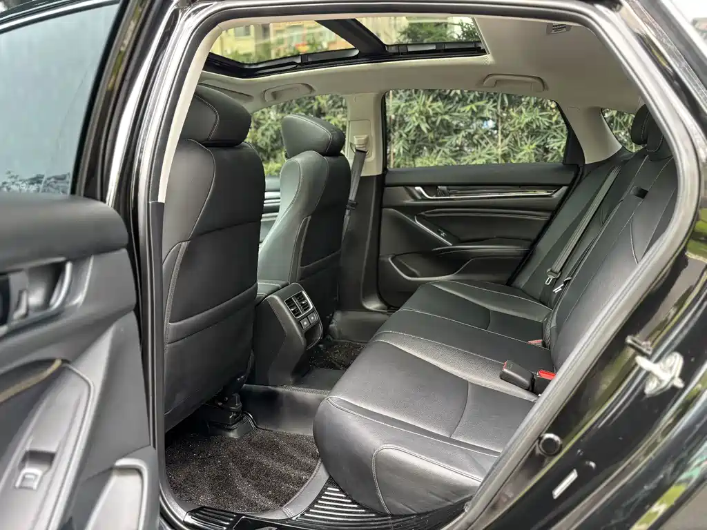 Honda Accord — миниатюра 12