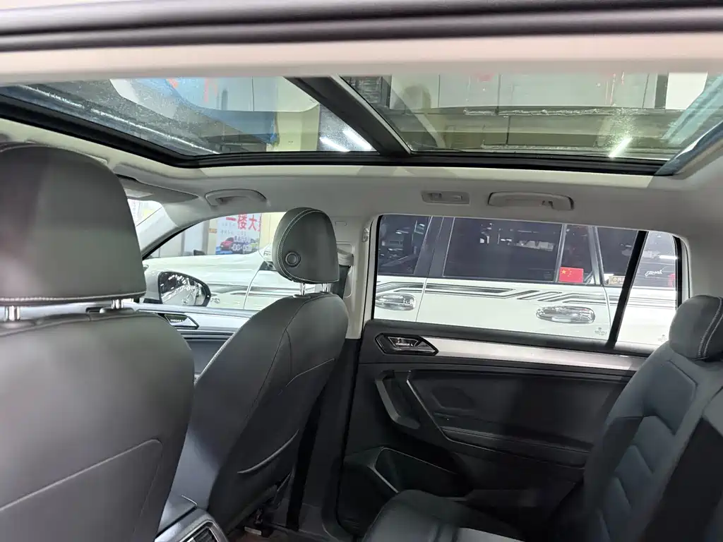 Volkswagen Tiguan L — миниатюра 12