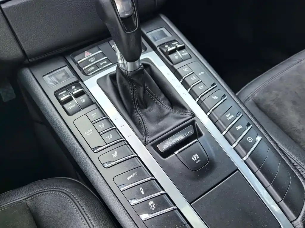 Porsche Macan — миниатюра 5