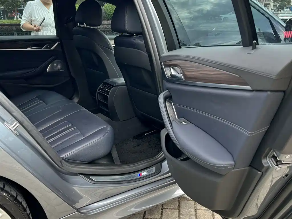 BMW 5 Series (Import) — миниатюра 6