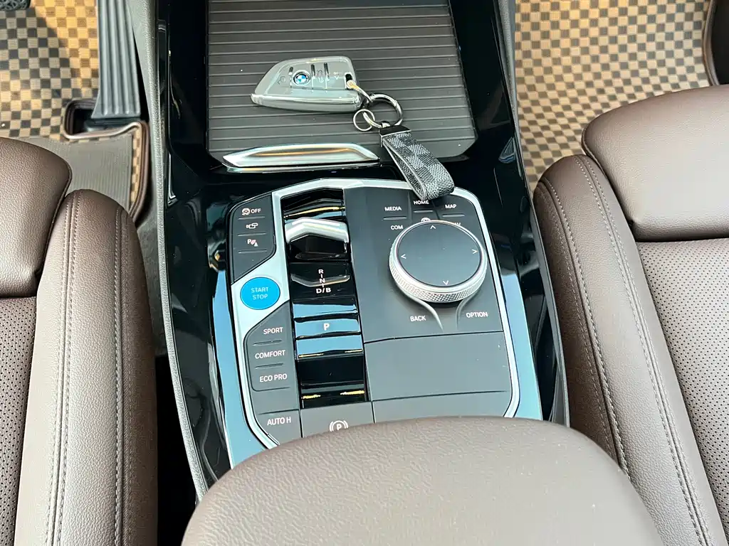 BMW iX3 — миниатюра 19
