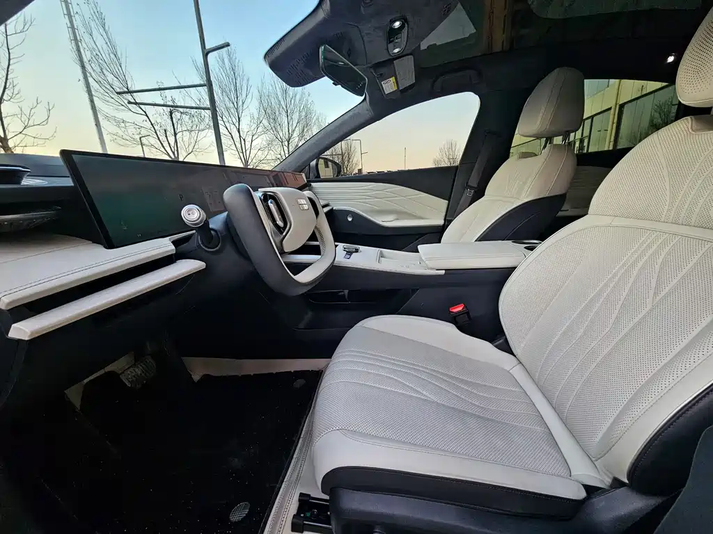 GEELY GALAXY GALAXY E8