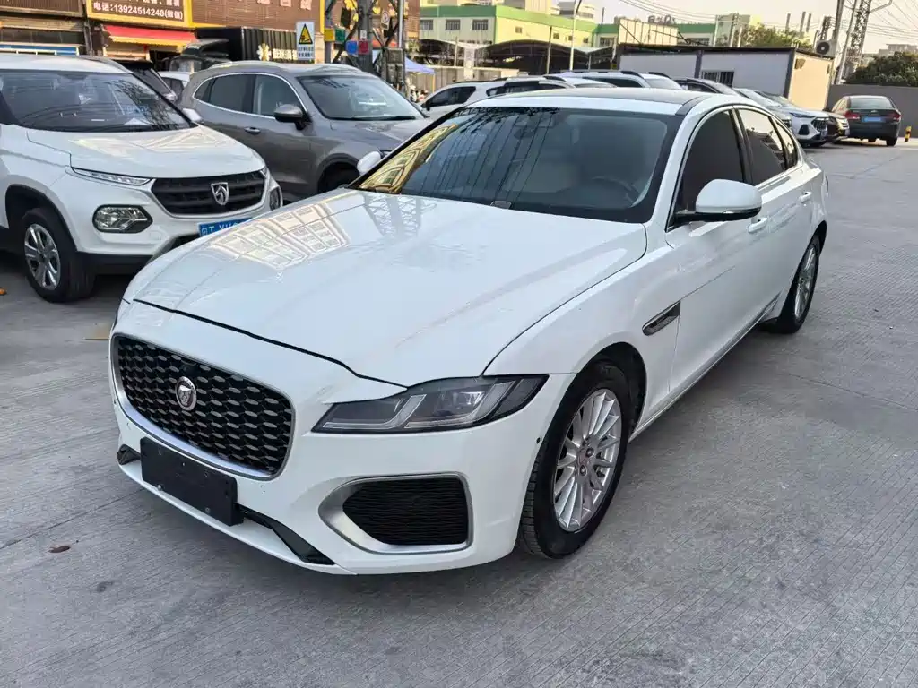 Jaguar XF 2016
