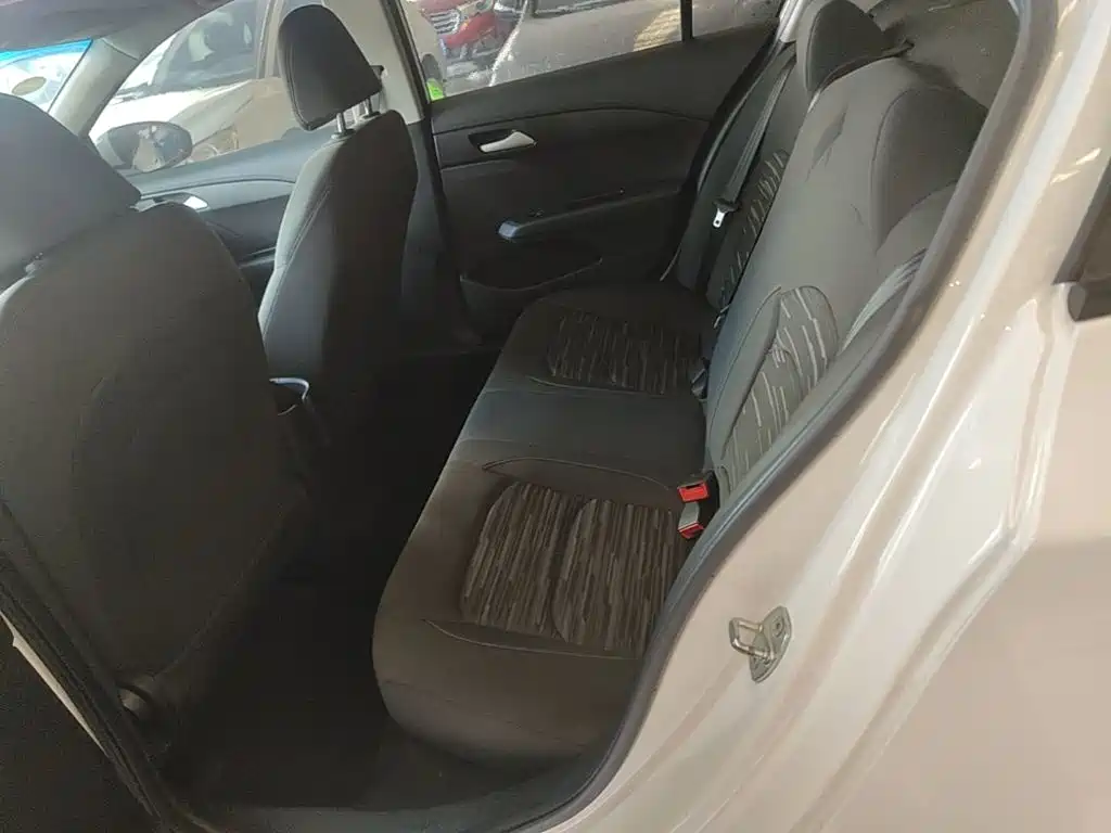 Chevrolet Cavalier — миниатюра 17