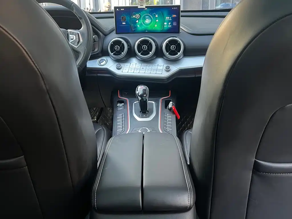 WEI PAI WEI BRAND VV7