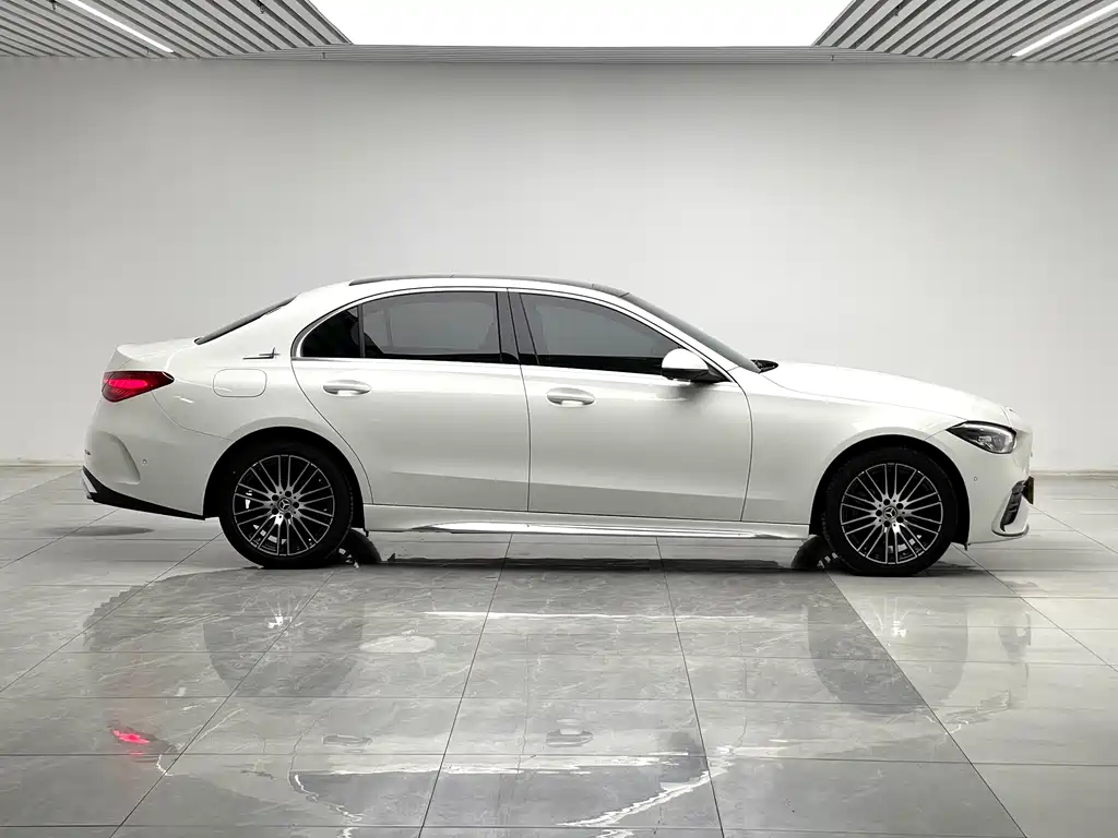 Mercedes-Benz C-Class — миниатюра 8