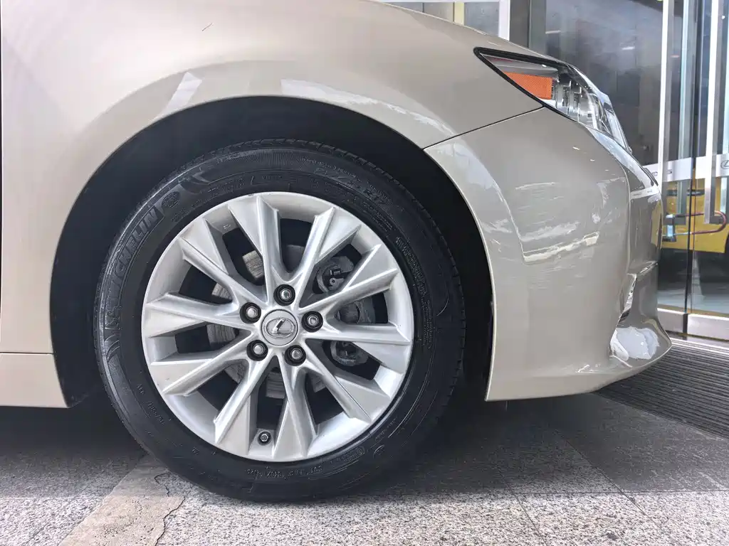 Lexus ES — миниатюра 7