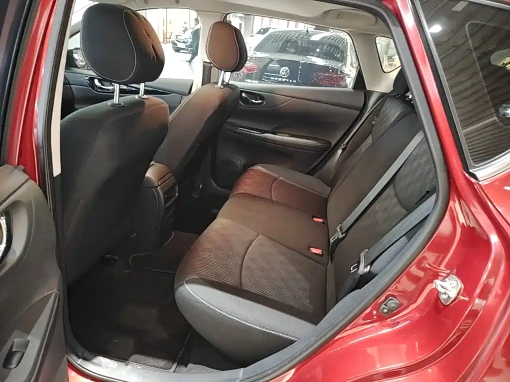 Nissan Tiida — миниатюра 17
