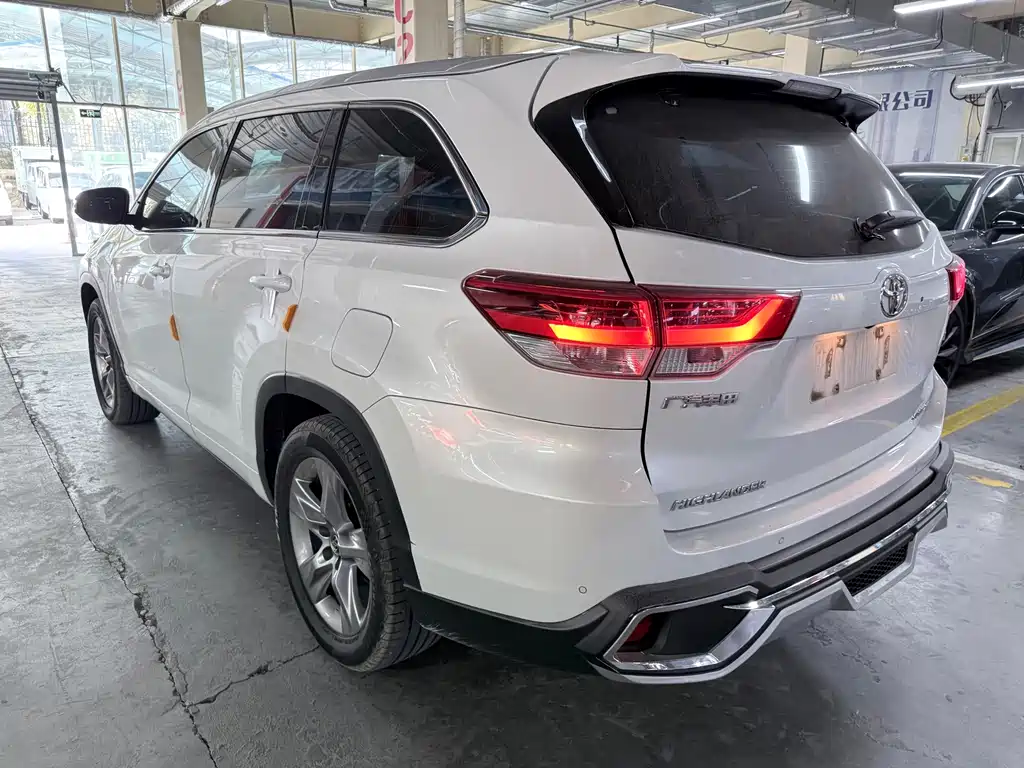 Toyota Highlander — миниатюра 17