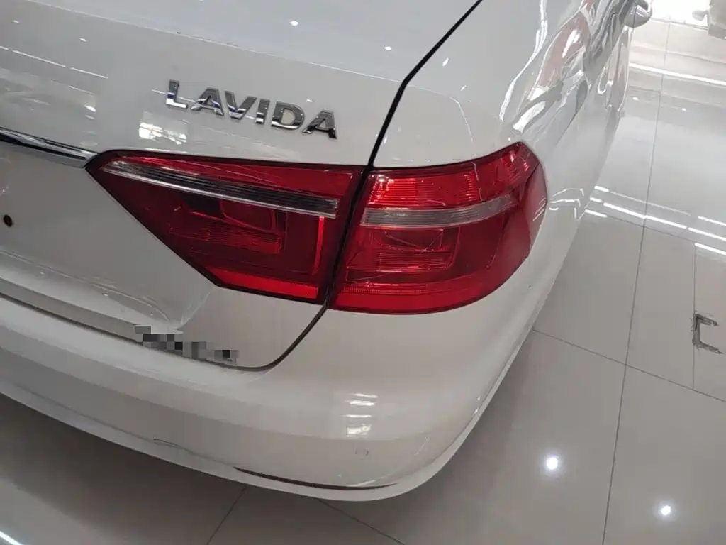 Volkswagen Lavida — миниатюра 8