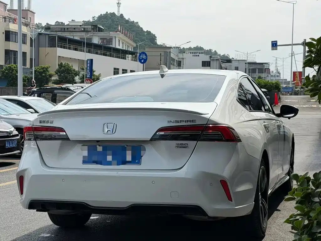 Honda Inspire — миниатюра 9