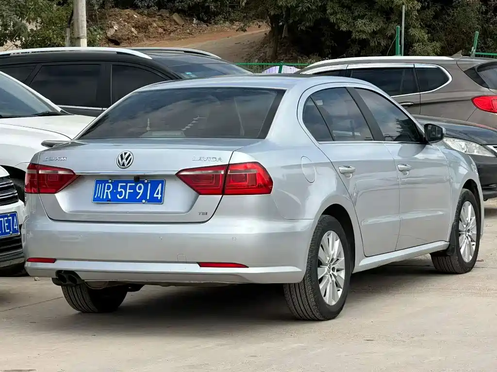 Volkswagen Lavida — миниатюра 4