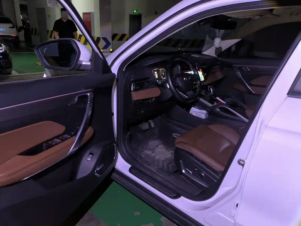 Geely Boyue — миниатюра 14