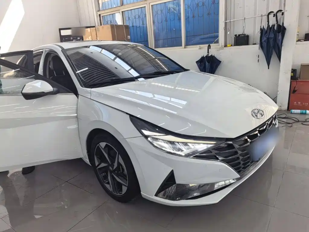 Hyundai Elantra — миниатюра 4