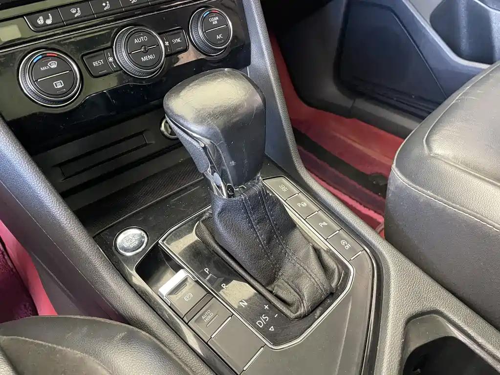 Volkswagen Tiguan L — миниатюра 17