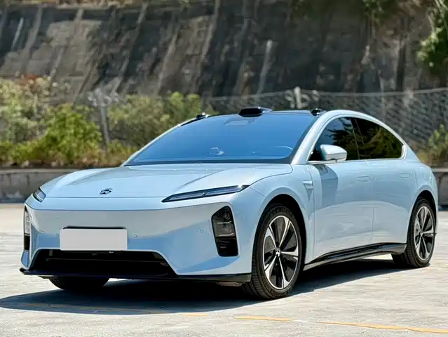 2025 Nio ET5