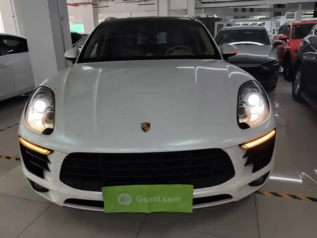 Porsche Macan — миниатюра 3