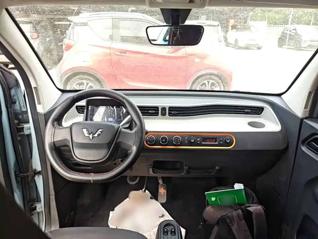 Wuling MINIEV — миниатюра 10