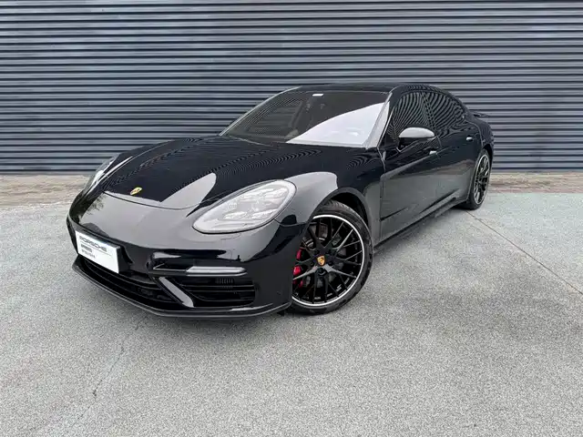 PORSCHE PANAMERA 2018