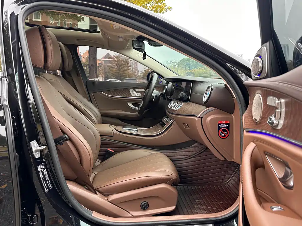 MERCEDES-BENZ E CLASS