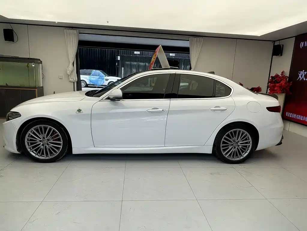 Alfa Romeo Giulia — миниатюра 4