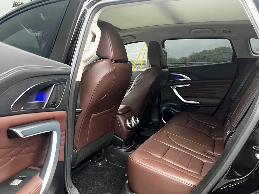 WEI PAI WEI BRAND VV7