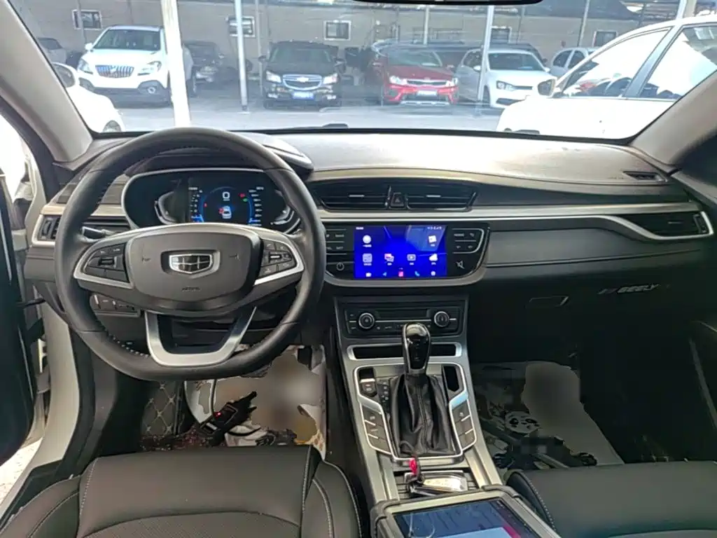 Geely Emgrand — миниатюра 10