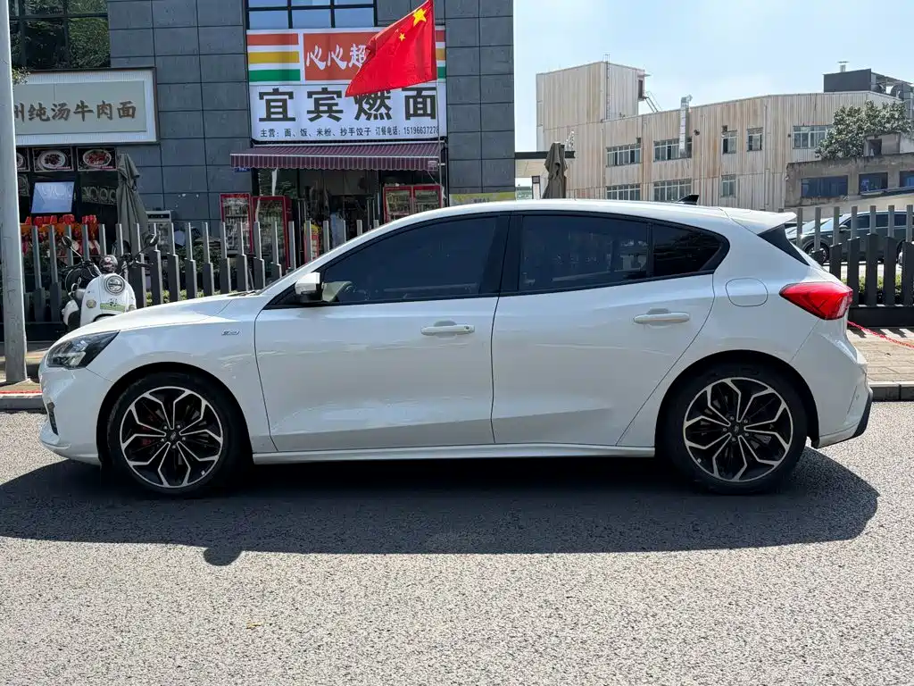 Ford Focus — миниатюра 3