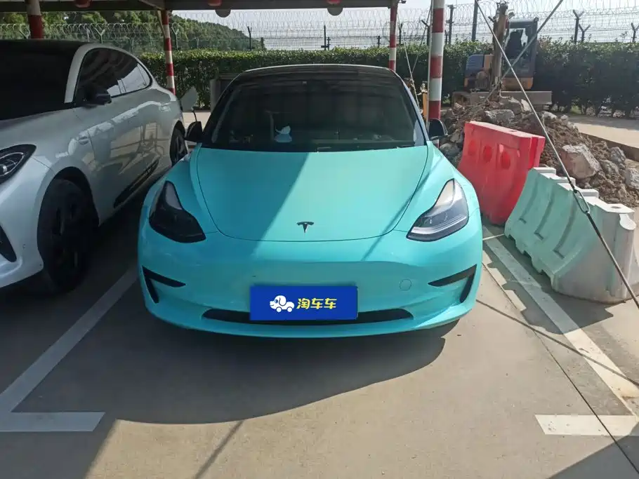 Tesla Model 3 — миниатюра 2