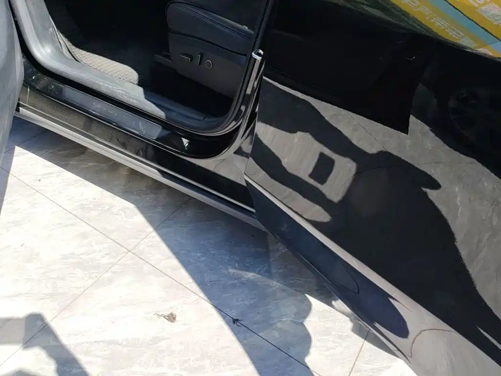 Tesla Model Y — миниатюра 22