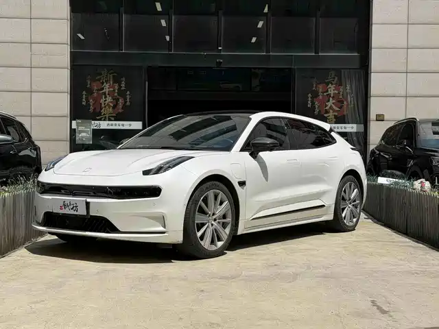 2022 Zeekr 001