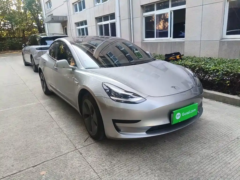 Tesla Model 3 — миниатюра 4