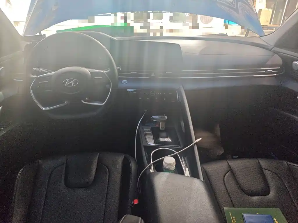Hyundai Elantra — миниатюра 10