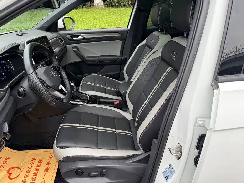 Volkswagen T-Roc — миниатюра 8