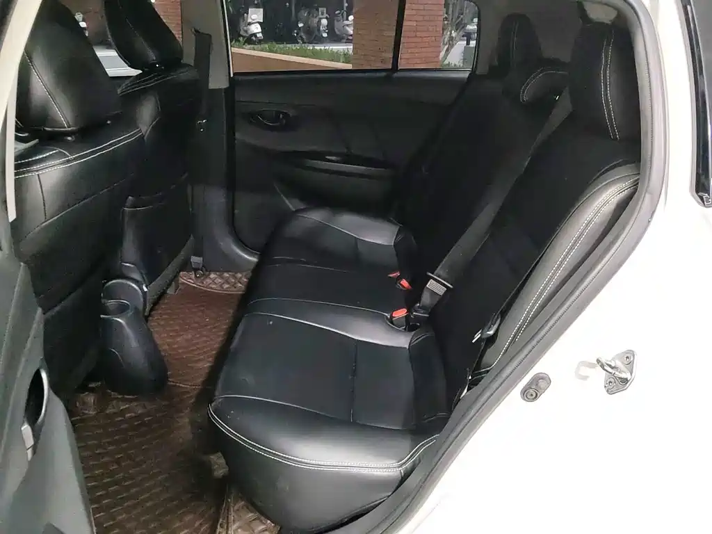 Toyota Vios FS — миниатюра 14