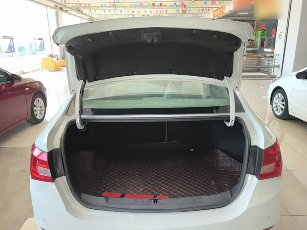 Buick Excelle — миниатюра 19