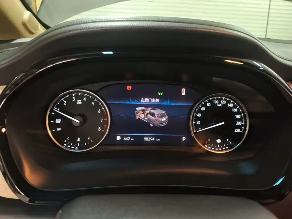 Buick GL8 — миниатюра 12