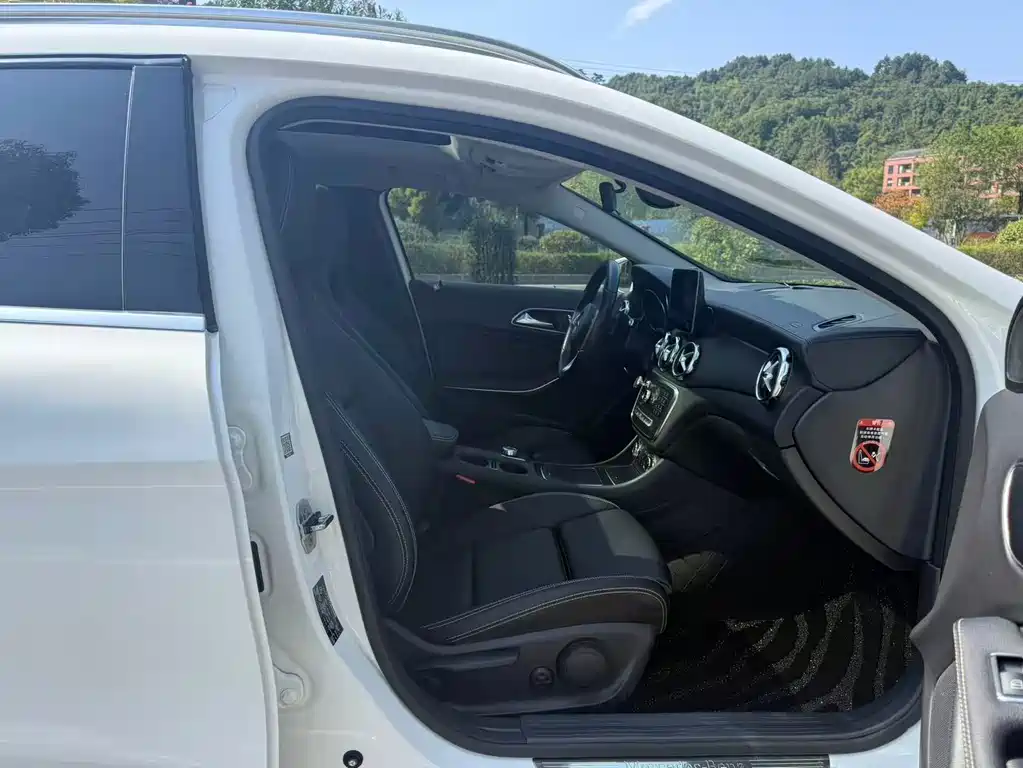 Mercedes-Benz GLA — миниатюра 6