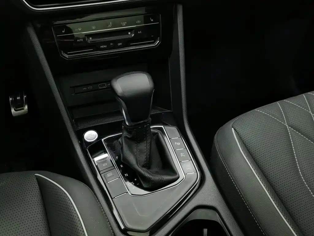 Volkswagen Tiguan L — миниатюра 13