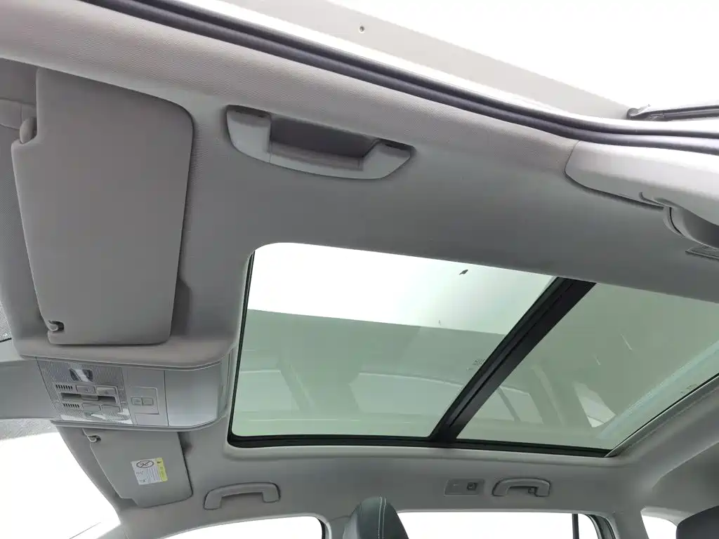 Volkswagen Tiguan L — миниатюра 14