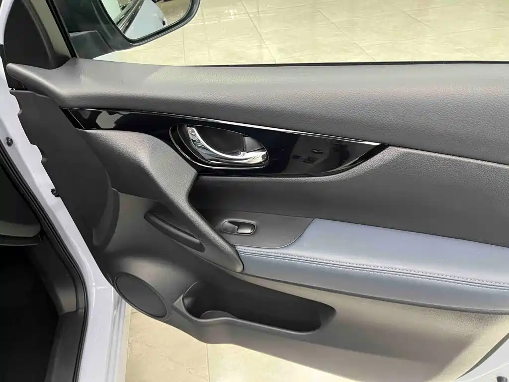 Nissan Qashqai — миниатюра 16