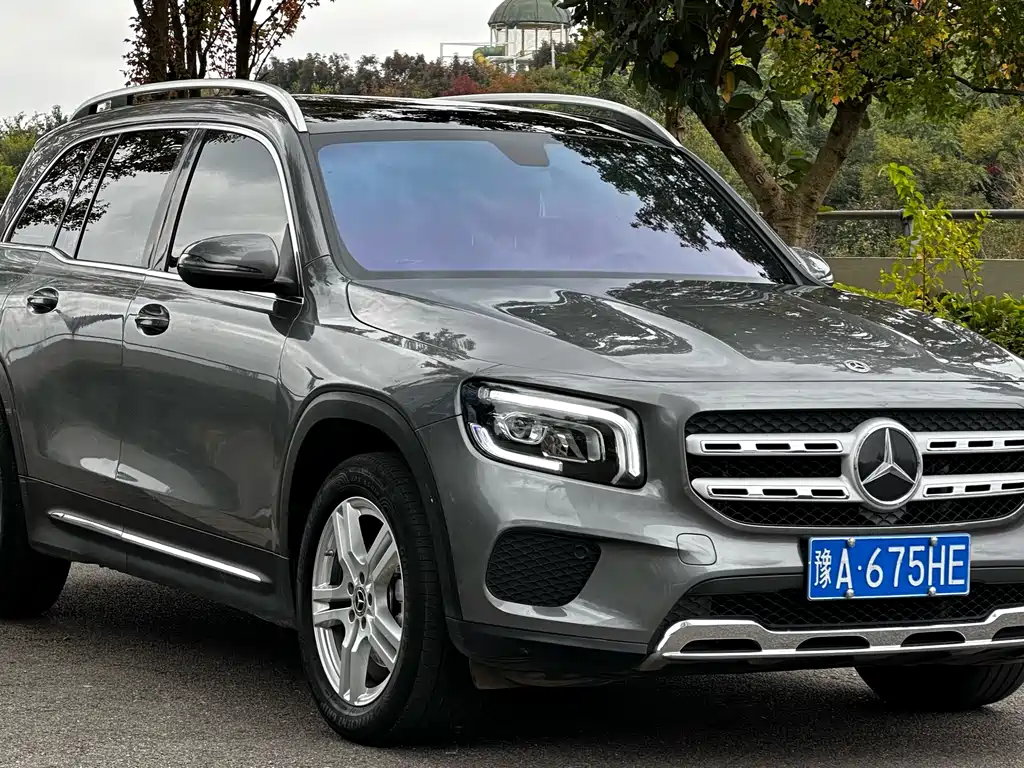 MERCEDES-BENZ GLB