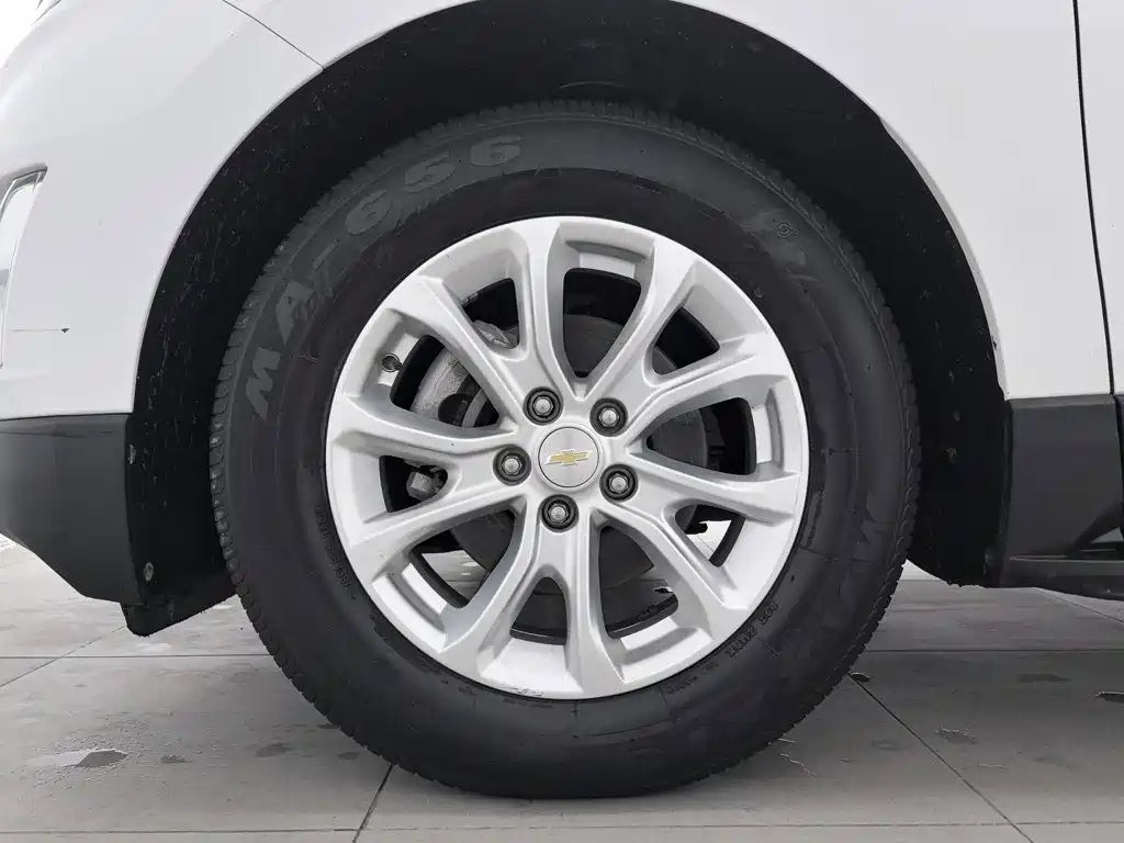 Chevrolet Equinox — миниатюра 17